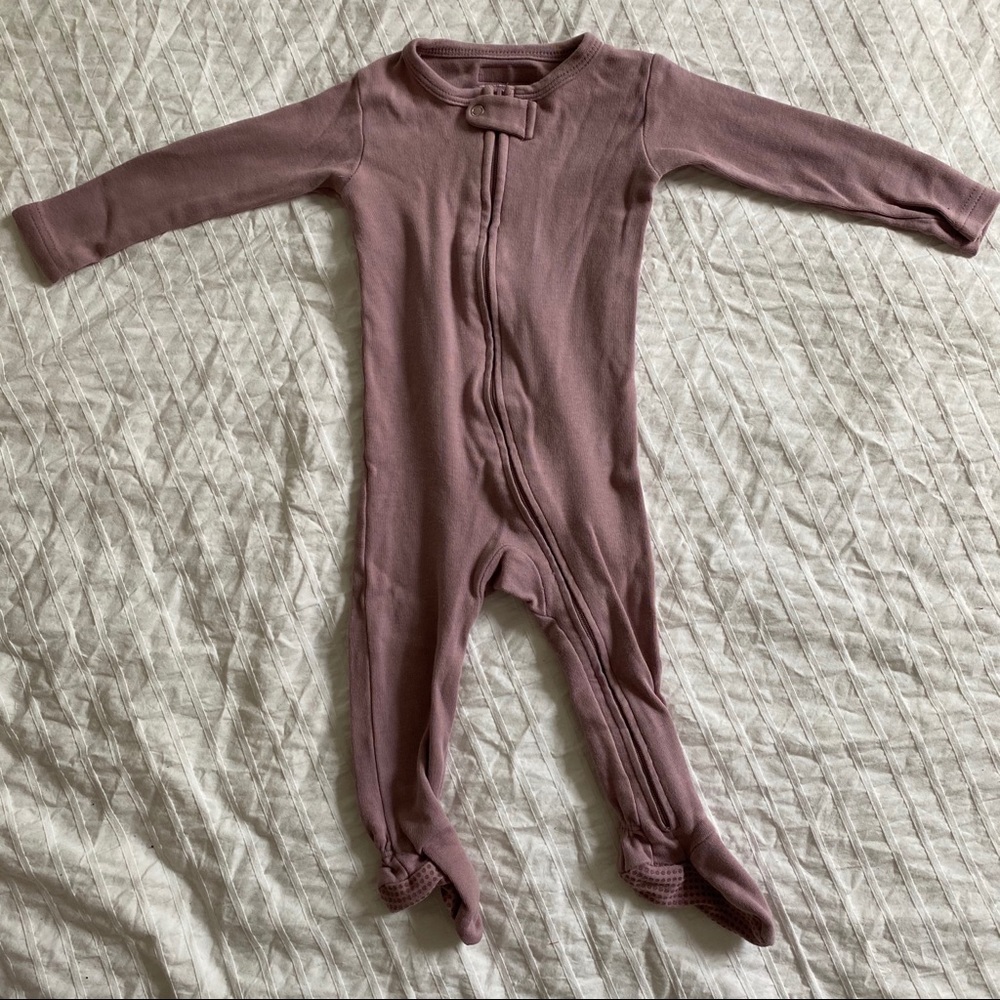 L’ovedbaby zip footie 6-9 lavender